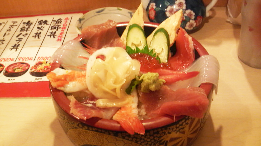 海鮮丼なら静岡のエスパルスドリームプラザにある清水みなと漁師丼の店がおすすめ